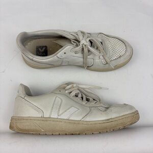 Veja White Leather Sneakers Women’s 8 Minimal Casual Shoes